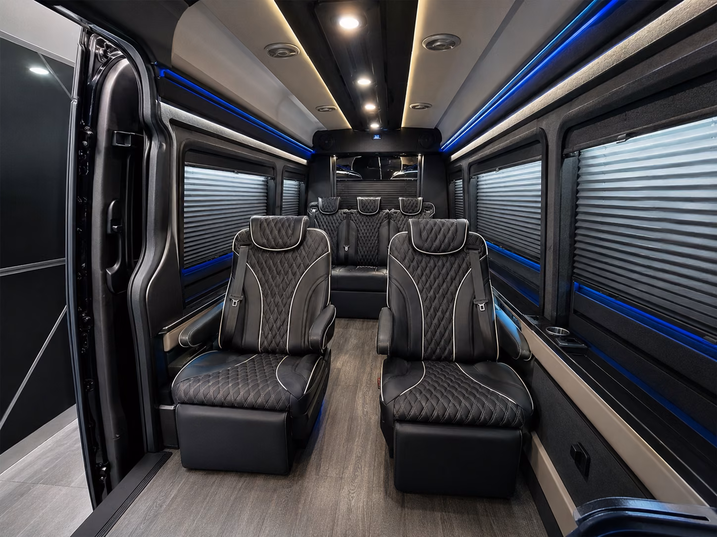 large group airport transfers for schools teams and organizations in mount vernon