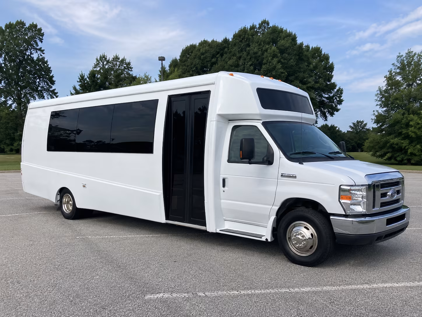 mount vernon 18 passenger party bus