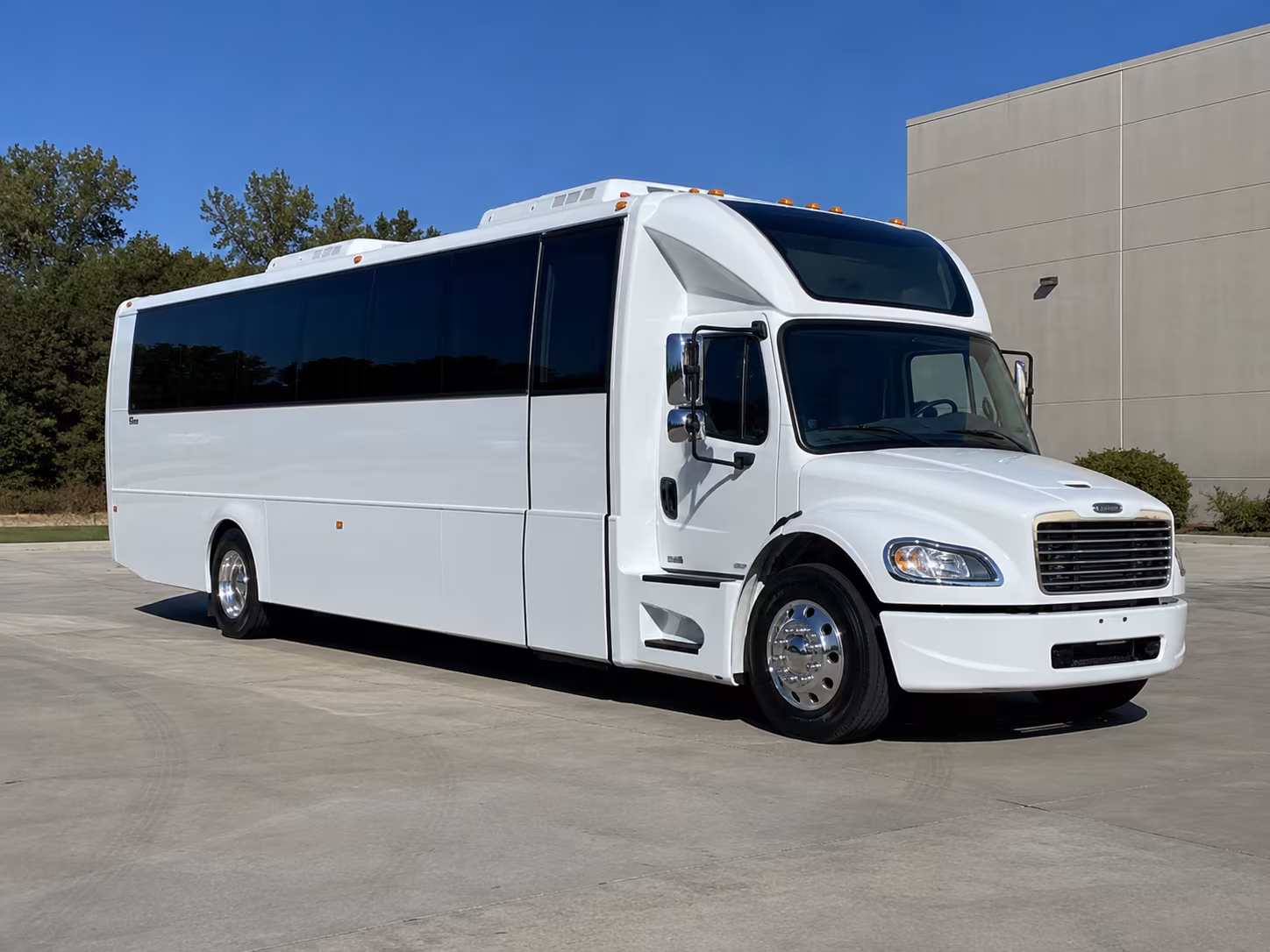 mount vernon 28 passenger party bus