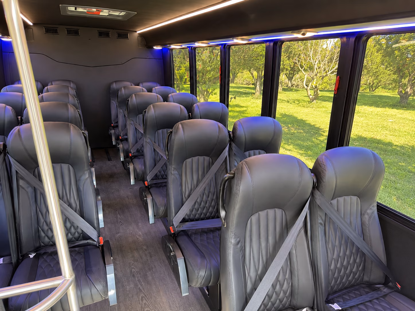 wedding guest shuttle buses between mount vernon hotels and ceremony venues
