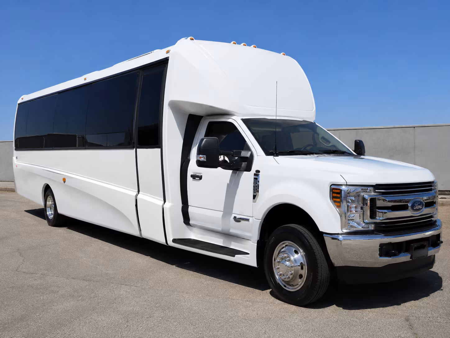 wedding shuttle buses that keep your guests moving in mount vernon